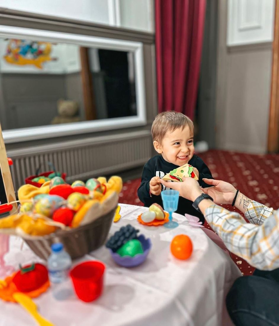 Creșă Pitești – gustare sănătoasă cu fructe pentru copii